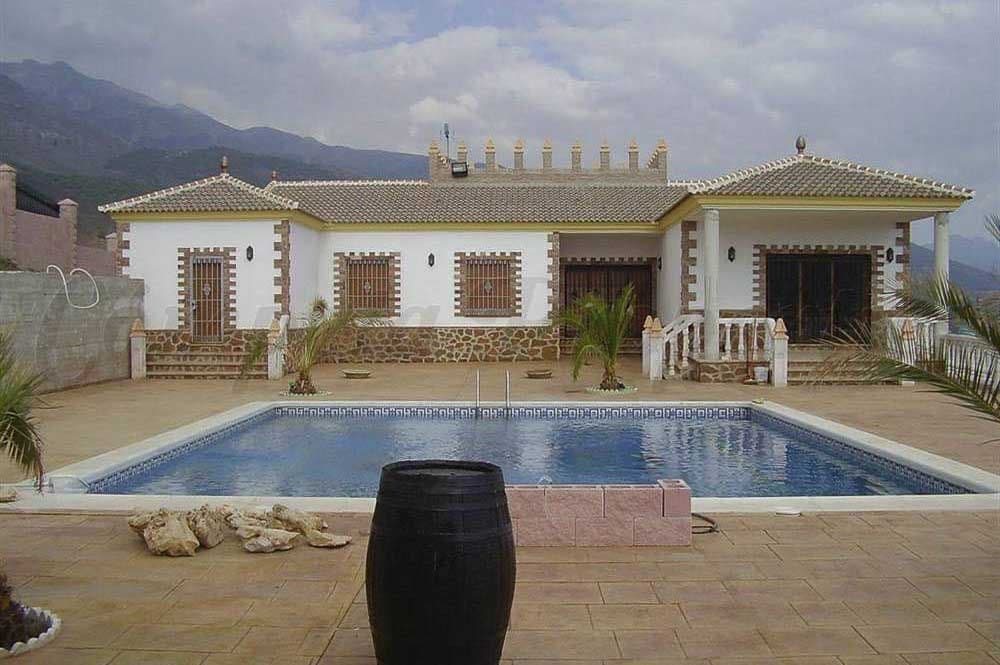 Maison de Campagne à Sedella · Sedella