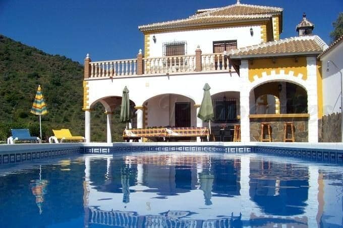 Maison de Campagne à Sayalonga · Sayalonga