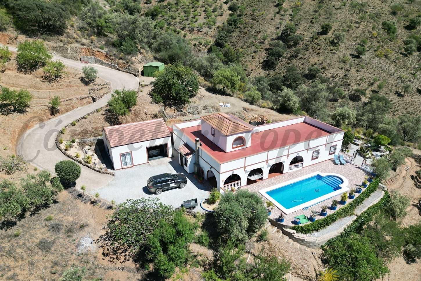 Maison de Campagne à Sedella · Sedella