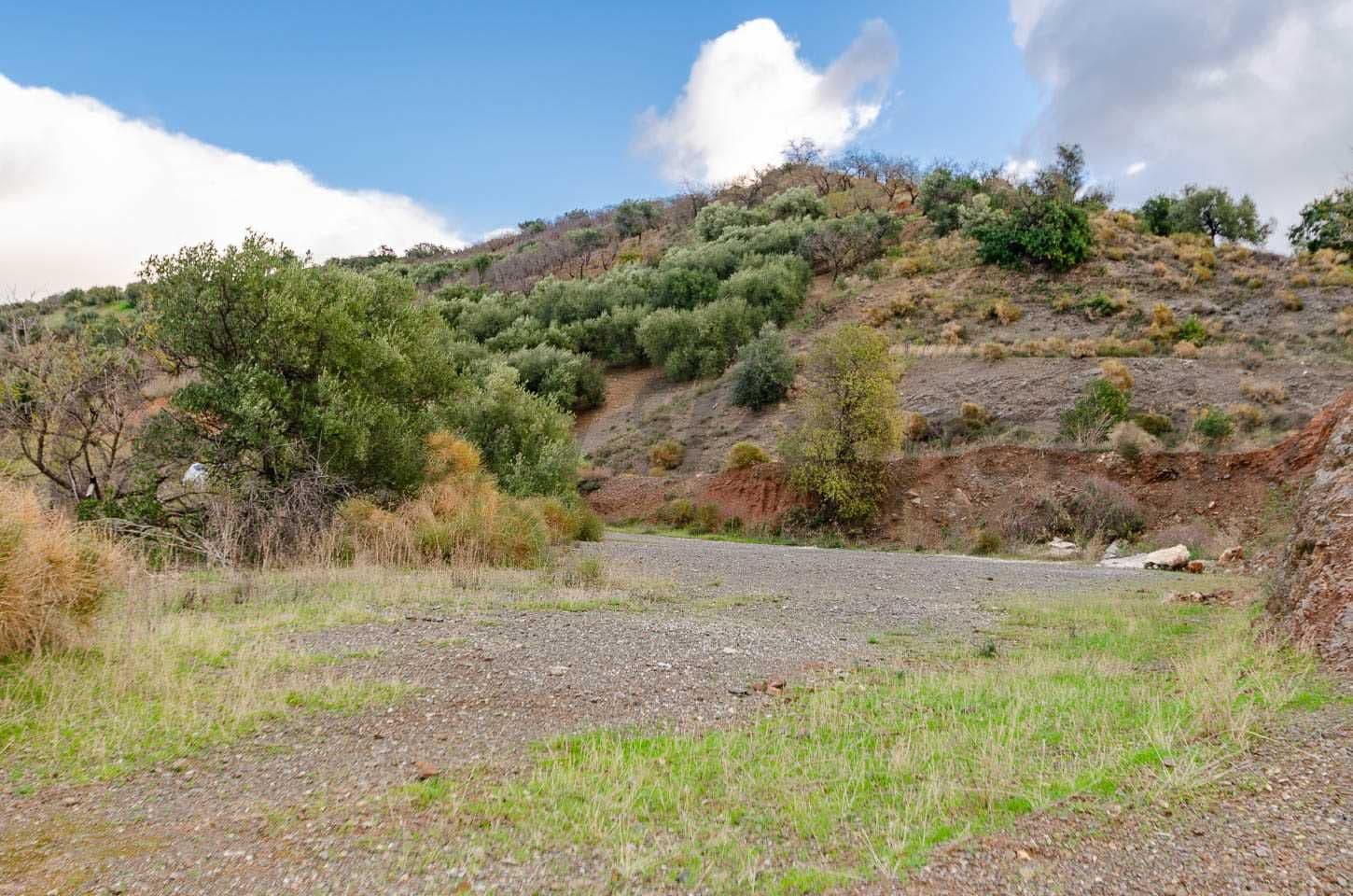 Photo 3 sur 8 — Terrain Rustique à Salares · Salares