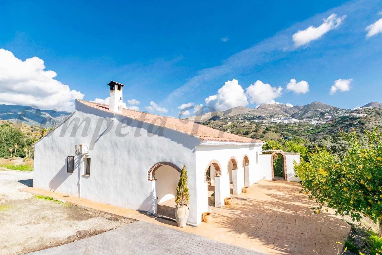Maison de Campagne à Árchez · Árchez