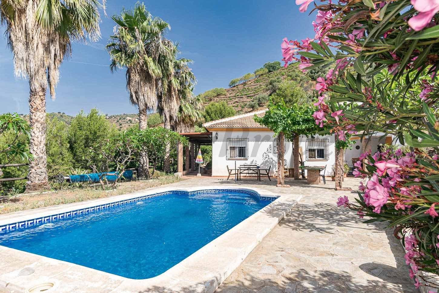 Maison de Campagne à Sayalonga · Sayalonga